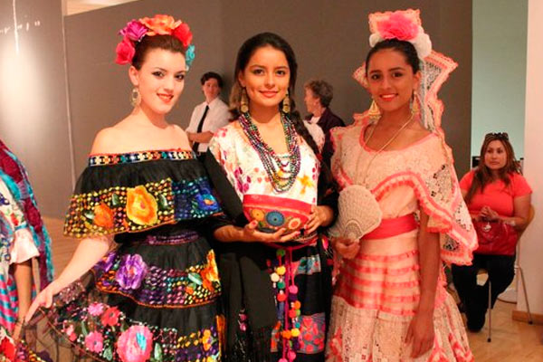 Trajes típicos del mundo, México (2 de 2)