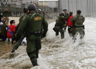 La pandemia paraliza la frontera entre Estados Unidos y México