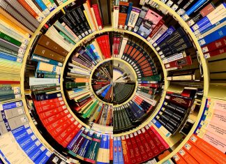 Otros datos con otras opiniones. Episodio 3. Alimentos chatarrísimos; Bartlett contra empresas extranjeras, Bartlett contra el ejército; Republicanos y demócratas. Octubre 5, 2022. biblioteca